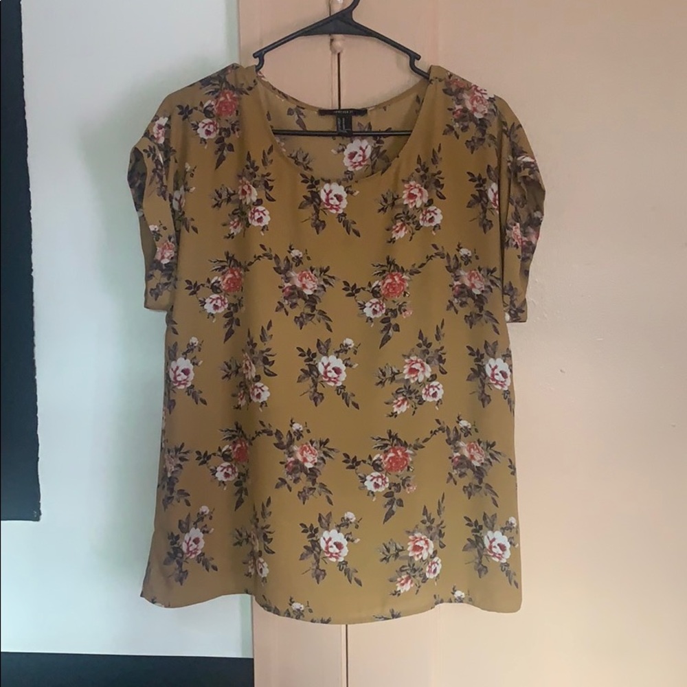 Floral boxy top